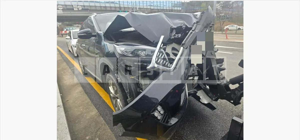 Photo 2 of 28: 2017 Kia Sorento — Korean insurance auction