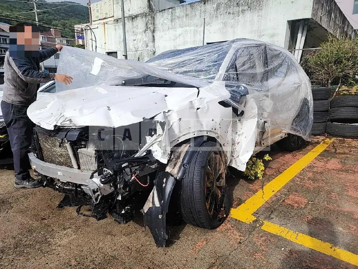 Photo 2 of 16: 2021 Kia Sorento — Korean insurance auction