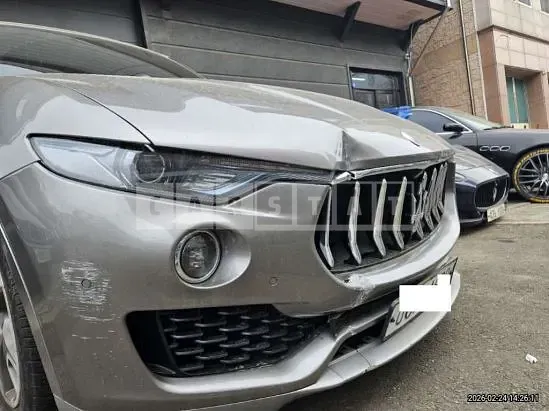 Photo 2 of 18: 2018 Maserati Levante, VIN ZN661XUG0JX286866 — Korean insurance auction