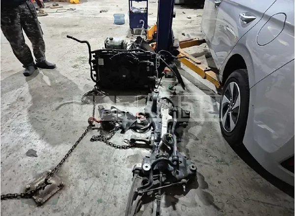 Photo 2 of 12: 2018 Hyundai Modern Ionic — Korean insurance auction