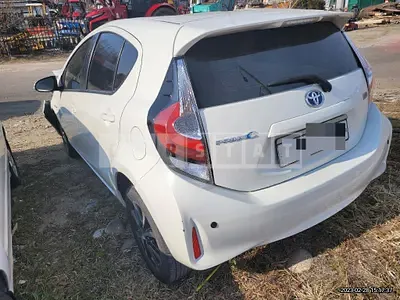 Photo 1 of 7: 2018 Toyota Prius C, VIN JTDKDTB33J1611464 — Korean insurance auction