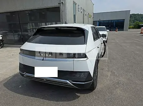 Photo 2 of 20: 2022 Hyundai Modern Ionic 5 — Korean insurance auction