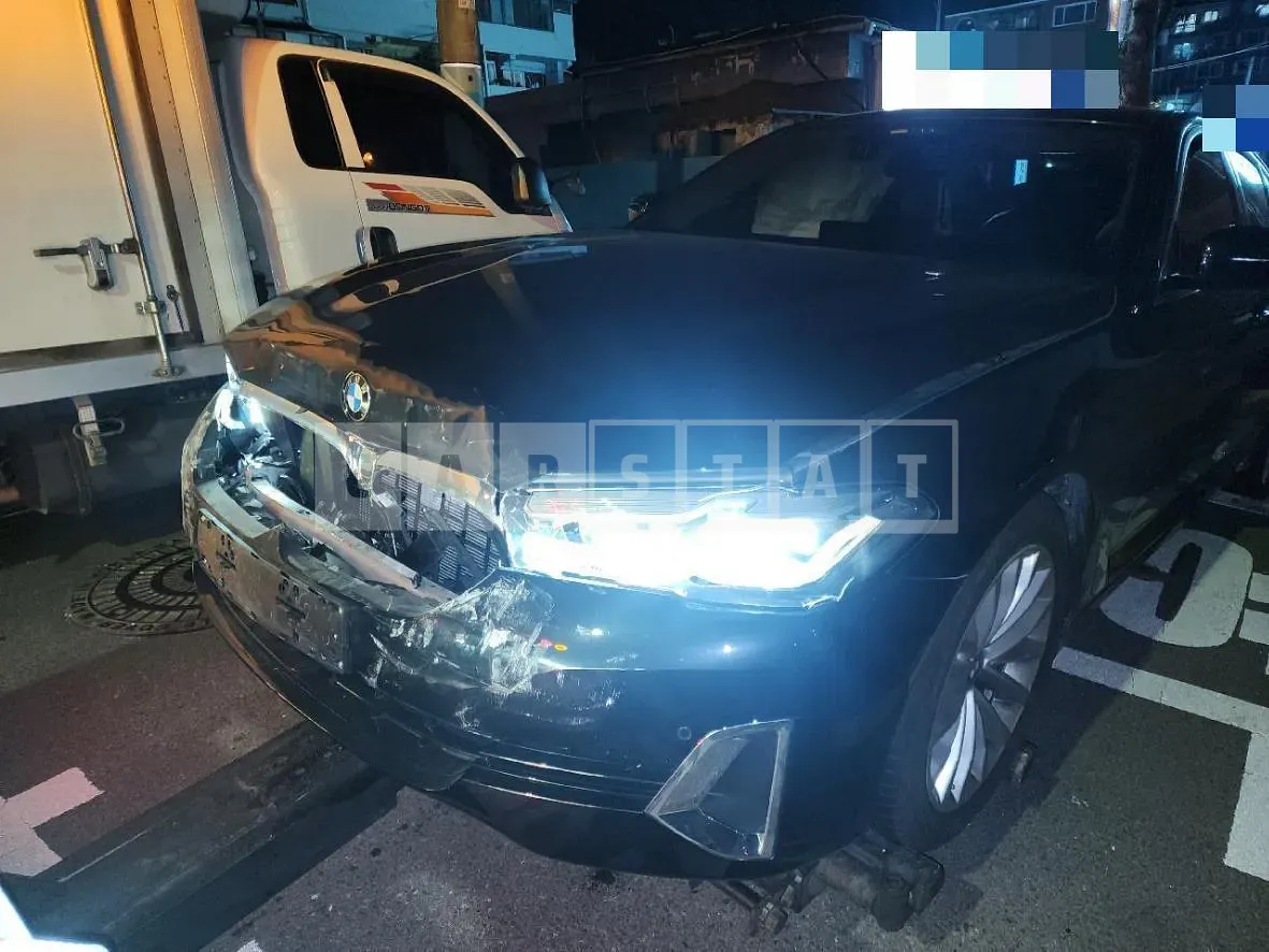 Photo 2 of 42: 2023 BMW 520i, VIN WBA11BH07PWY01398 — Korean insurance auction