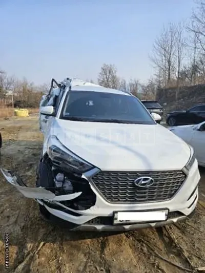 Photo 1 of 8: 2017 Hyundai Tucson, VIN KMHJ3815GHU437467 — Korean insurance auction