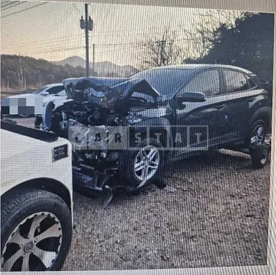 Photo 1 of 2: 2018 Hyundai Kona 4WD — Korean insurance auction