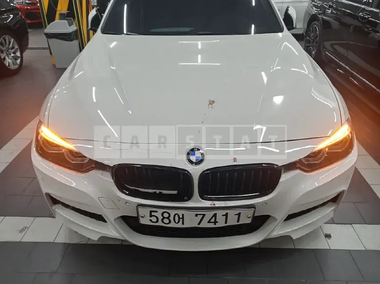 Photo 2 of 39: 2018 BMW 330i, VIN WBA8B9108JA826507 — Korean insurance auction