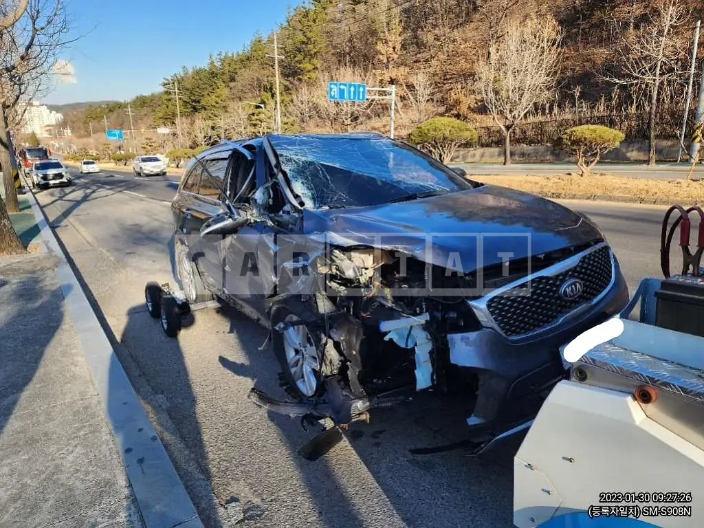 Photo 3 of 3: 2015 Kia Sorento, VIN KNAPS81ADFA084388 — Korean insurance auction
