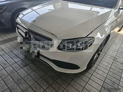 Photo 1 of 13: 2019 Mercedes-Benz E300 4Matic — Korean insurance auction