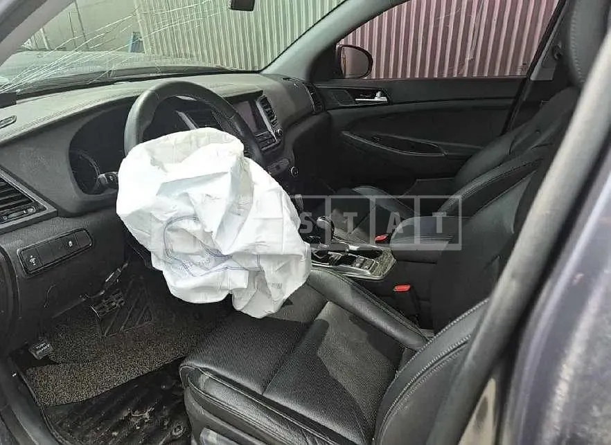 Photo 2 of 13: 2018 Hyundai Tucson — Korean insurance auction