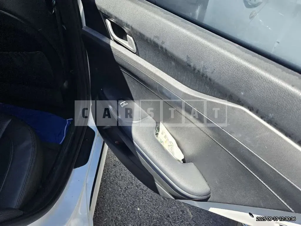 Photo 2 of 15: 2020 Kia K5 2.0 LPI — Korean insurance auction
