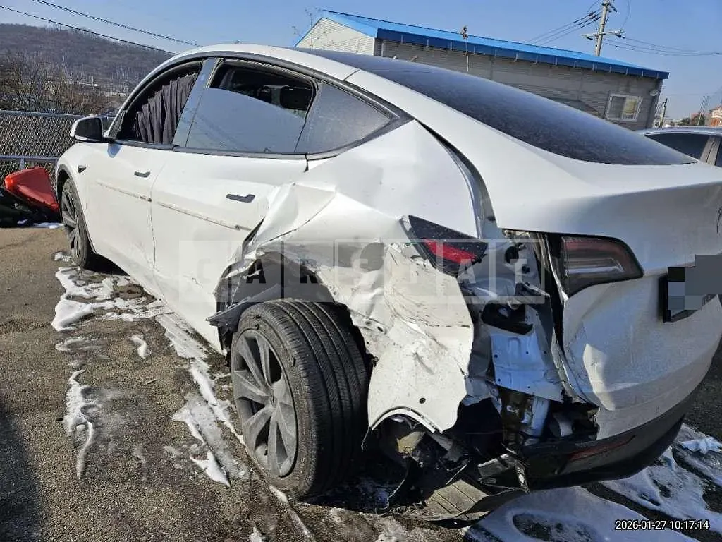 Photo 2 of 12: 2021 Tesla Model Y Long Range — Korean insurance auction