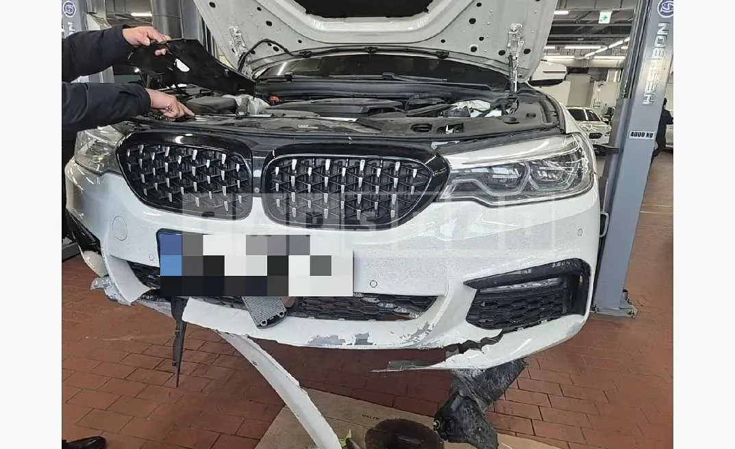 Photo 2 of 25: 2017 BMW 520d xDrive — Korean insurance auction