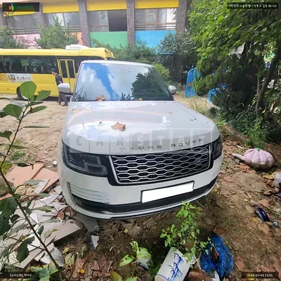 Photo 1 of 28: 2018 Land Rover Range Rover 4.4d, VIN SALGA2BJ0JA502525 — Korean insurance auction