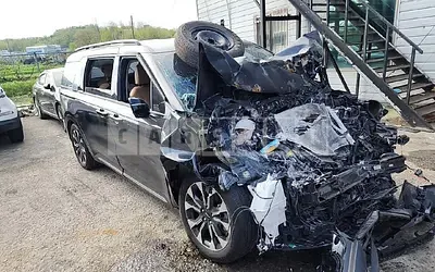 Photo 1 of 13: 2023 Kia Carnival — Korean insurance auction