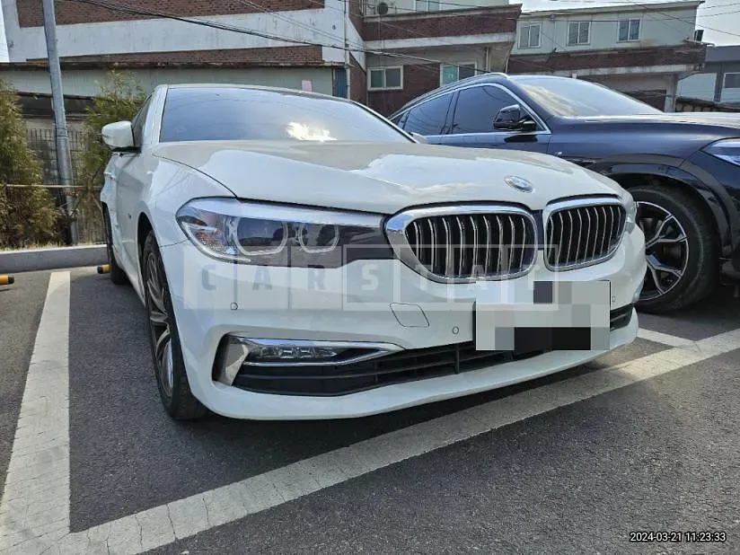 Photo 2 of 30: 2018 BMW 520i — Korean insurance auction
