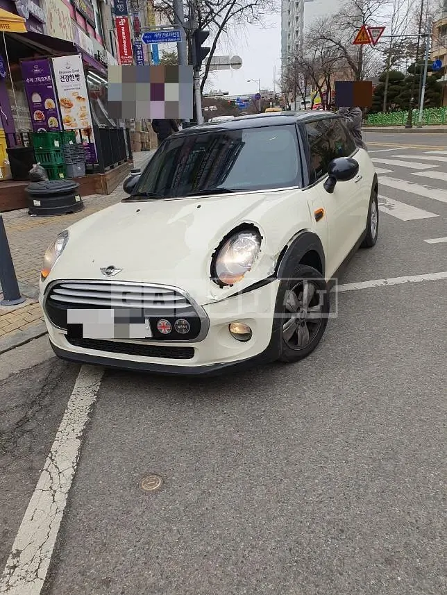 Photo 2 of 2: 2014 MINI Cooper D — Korean insurance auction