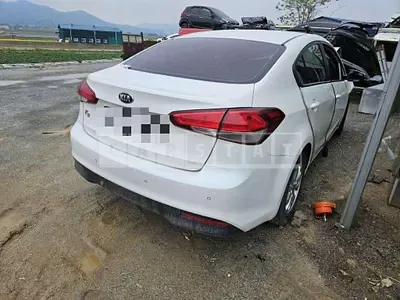 Photo 1 of 5: 2017 Kia Kz 1.SH — Korean insurance auction