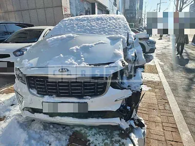 Photo 1 of 67: 2018 Kia Carnivals, VIN KNAME81ABKS451418 — Korean insurance auction