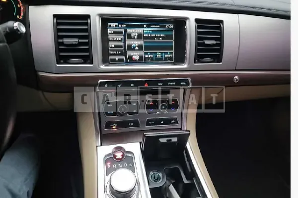 Photo 2 of 12: 2015 Jaguar XF 2.2d, VIN SAJAA05J3FDU64941 — Korean insurance auction
