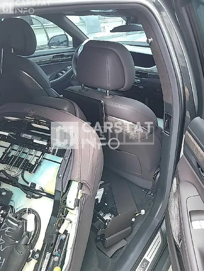 Photo 2 of 17: 2019 Genesis G90 3.8 — Korean insurance auction
