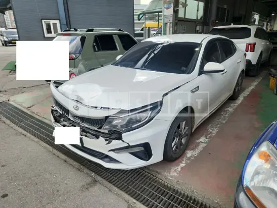 Photo 2 of 15: 2019 Kia K5, VIN KNAGS416BKA311043 — Korean insurance auction