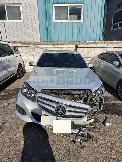 Photo 1 of 13: 2014 Mercedes-Benz E220 CDI — Korean insurance auction