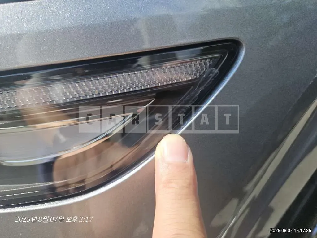 Photo 2 of 4: 2025 Genesis (parts) GV70 Headlamp — Korean insurance auction