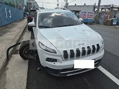 Photo 1 of 30: 2016 Jeep Zip Cherokee 2.2 — Korean insurance auction