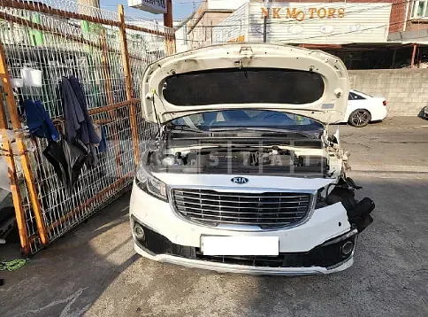 Photo 2 of 48: 2017 Kia Carnival, VIN KNAMB81ABHS263732 — Korean insurance auction