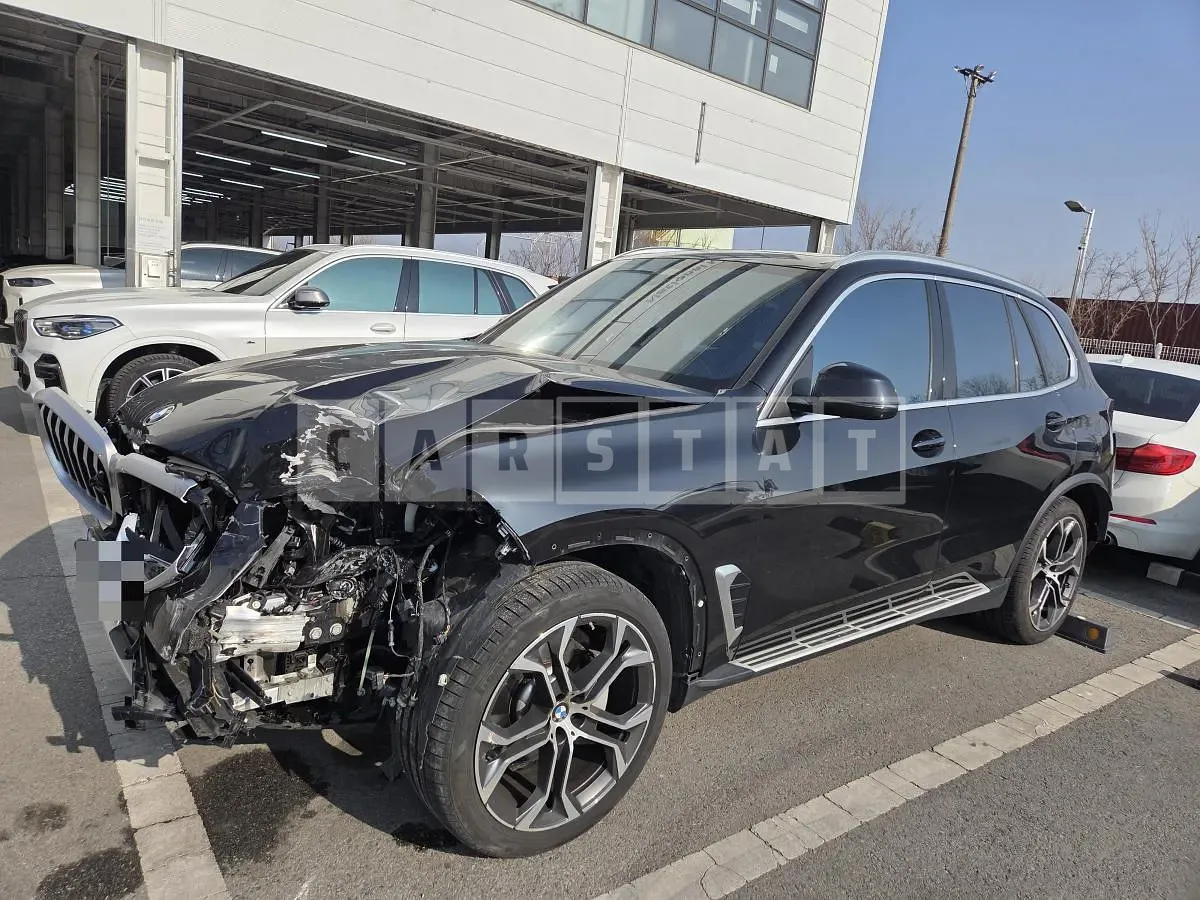 Photo 2 of 7: 2024 BMW X5 xDrive30d — Korean insurance auction