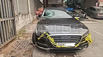 Photo 1 of 30: 2018 Hyundai Genesis G80, VIN KMHGM412DJU277896 — Korean insurance auction