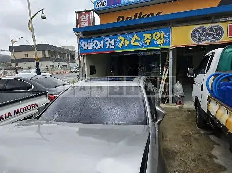 Photo 2 of 5: 2018 Lexus ES300h — Korean insurance auction
