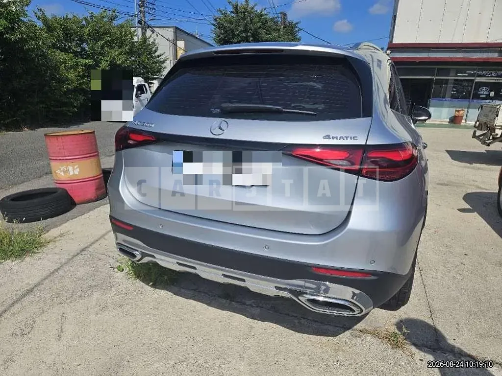 Photo 2 of 10: 2024 Mercedes-Benz GLC300 4Matic — Korean insurance auction