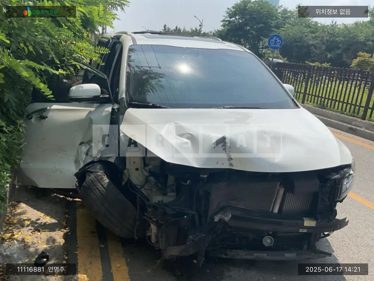 Photo 2 of 18: 2019 Kia Carnival Limousine, VIN KNAME81ABKS559941 — Korean insurance auction