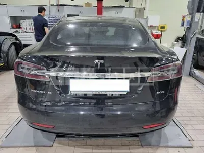 2017 Tesla Model S90D