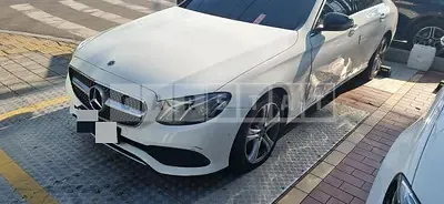 Photo 1 of 12: 2018 Mercedes-Benz E200 — Korean insurance auction