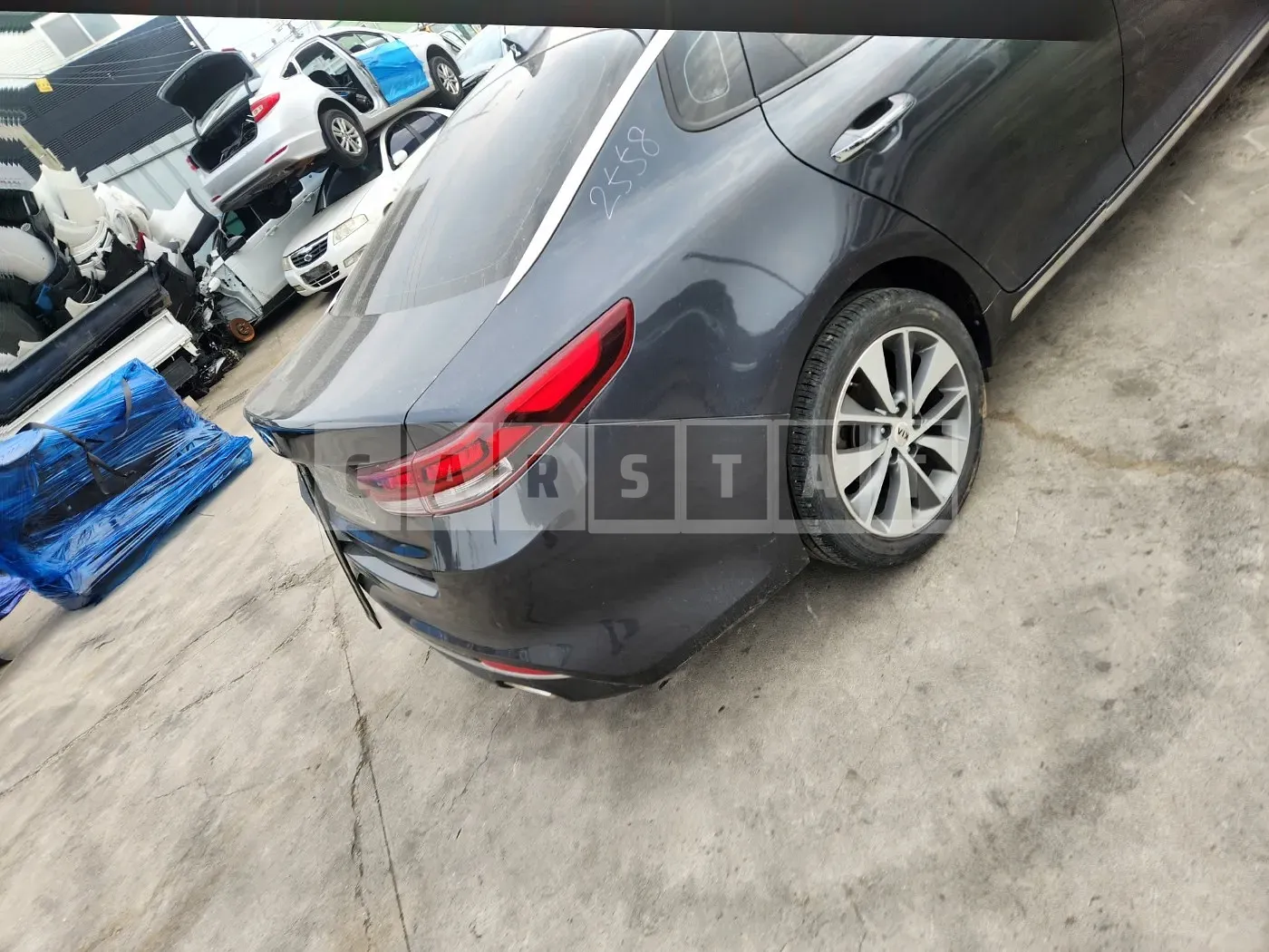 Photo 2 of 16: 2017 Kia K5 2.0, VIN KNAGS411BJA225358 — Korean insurance auction