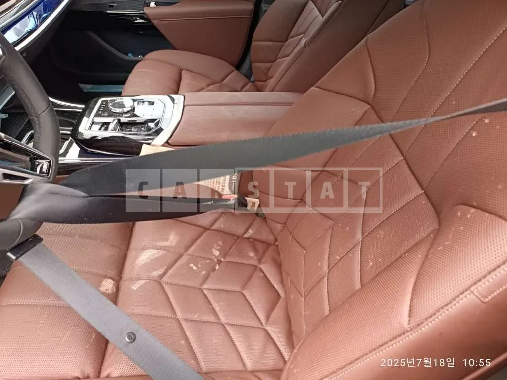 Photo 2 of 20: 2025 BMW 740i xDrive — Korean insurance auction