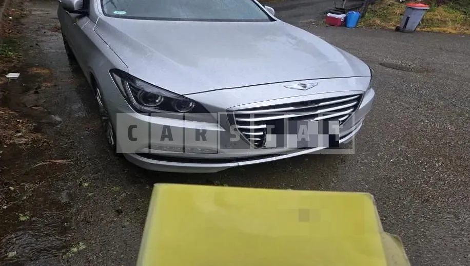 Photo 2 of 9: 2015 Genesis 3.8 — Korean insurance auction