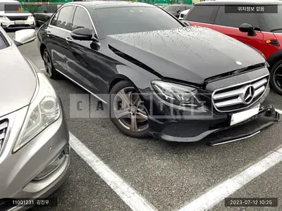 Photo 1 of 14: 2016 Mercedes-Benz E300, VIN WDDZF4JB7HA038687 — Korean insurance auction