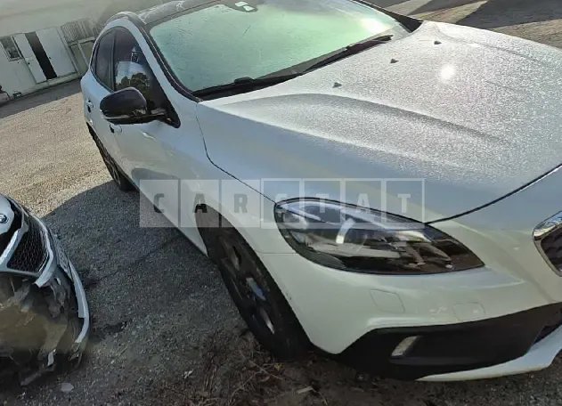 Photo 2 of 12: 2016 Volvo V40 CC D3 — Korean insurance auction