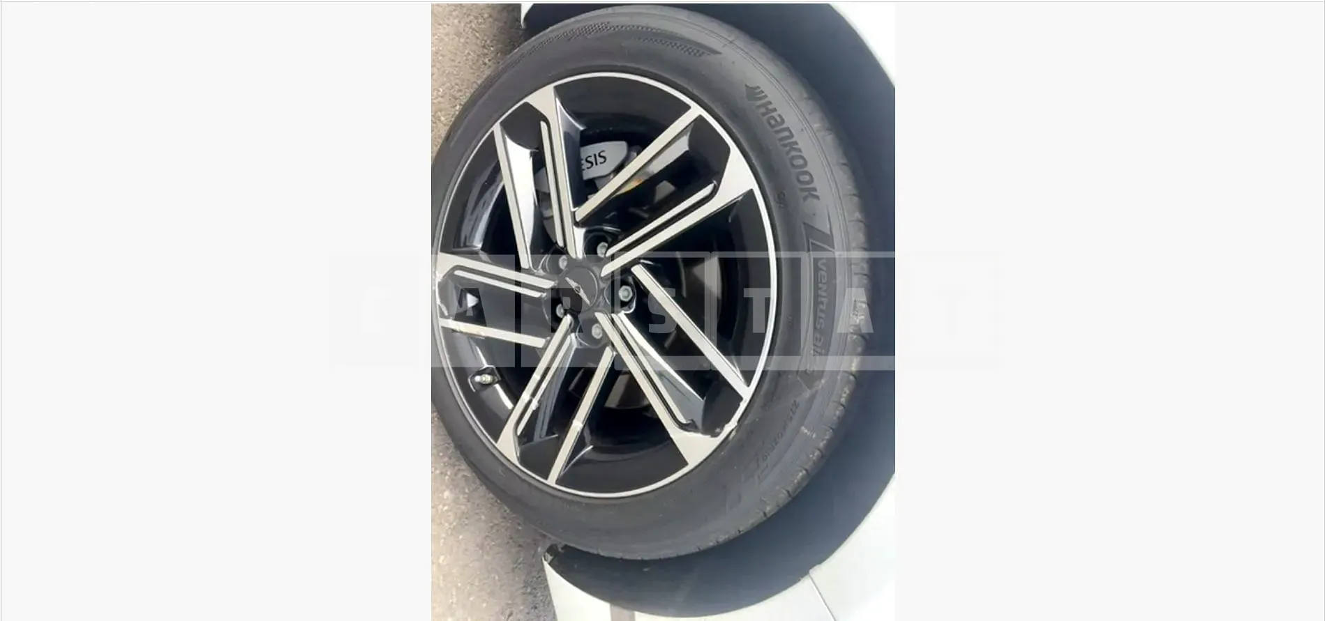 Photo 2 of 3: 2024 Genesis (parts) G80 L Headlamp, L Front Wheel, L Rear Wheel — Korean insurance auction