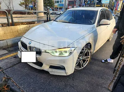 Photo 1 of 42: 2018 BMW 320d, VIN WBA8C5109J5L44465 — Korean insurance auction