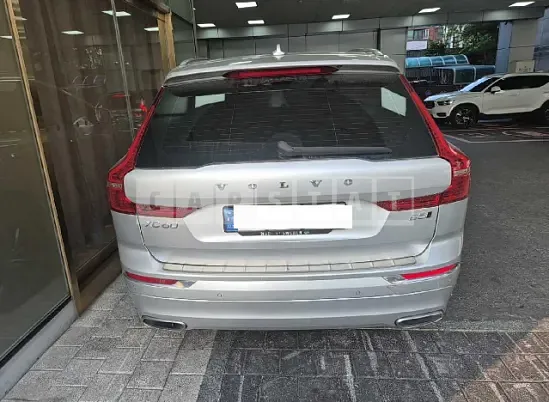 Photo 2 of 12: 2021 Volvo XC60 B5 AWD — Korean insurance auction
