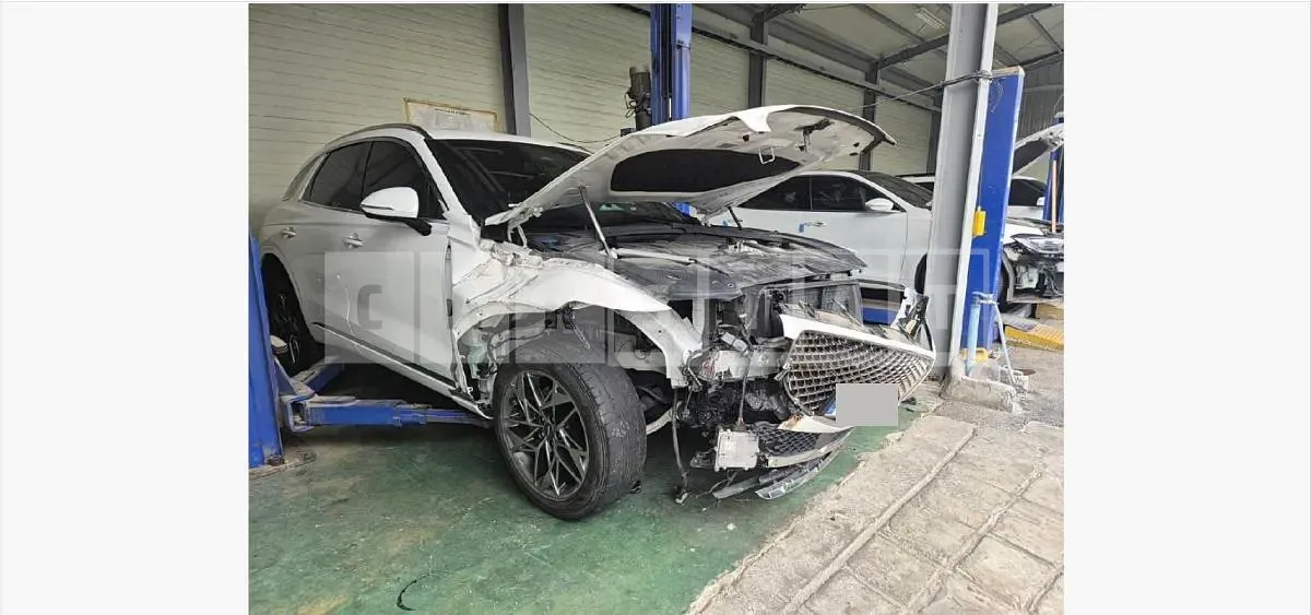 Photo 2 of 18: 2021 Genesis GV70 — Korean insurance auction