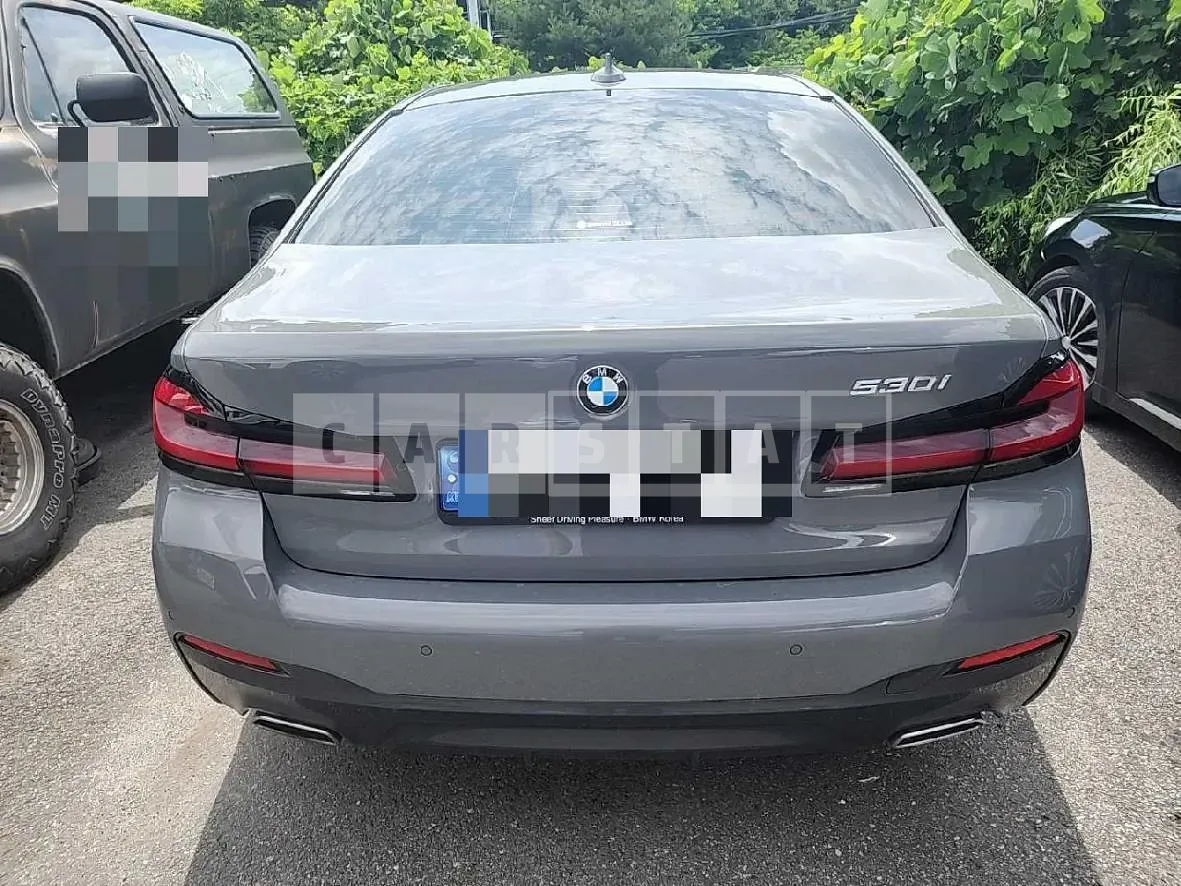 Photo 2 of 23: 2022 BMW 530i — Korean insurance auction