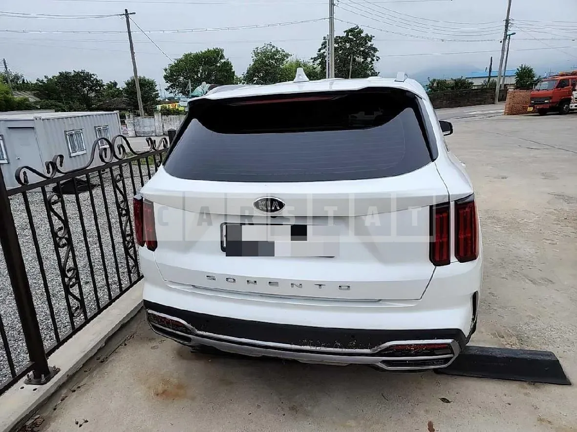 Photo 2 of 14: 2020 Kia Sorento 2.2, VIN KNARM81BGMA008288 — Korean insurance auction