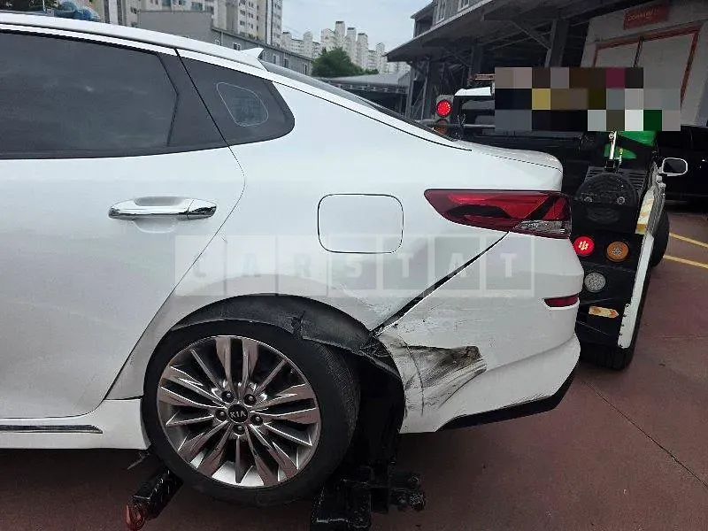 Photo 2 of 25: 2019 Kia K5 — Korean insurance auction
