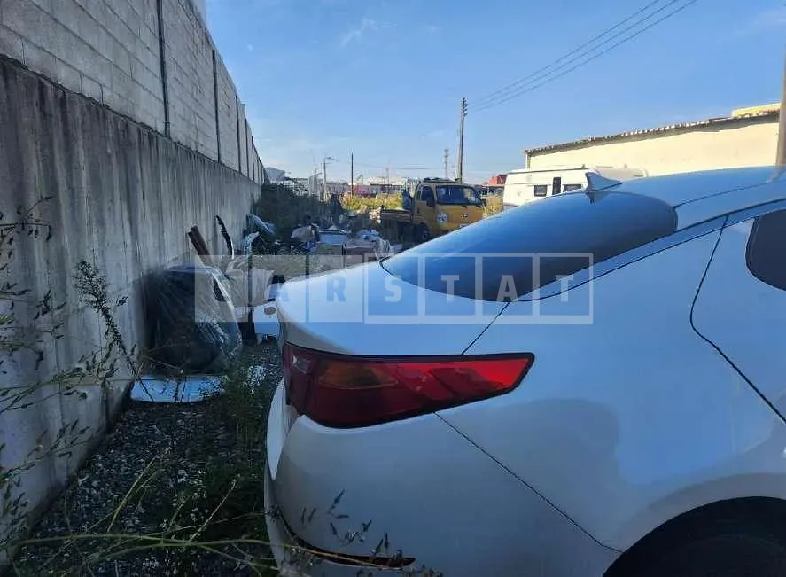 Photo 2 of 11: 2014 Kia K5 LPG — Korean insurance auction