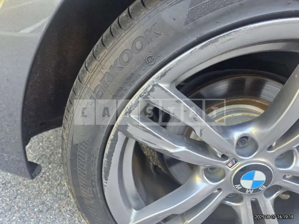 Photo 2 of 28: 2016 BMW 320i — Korean insurance auction
